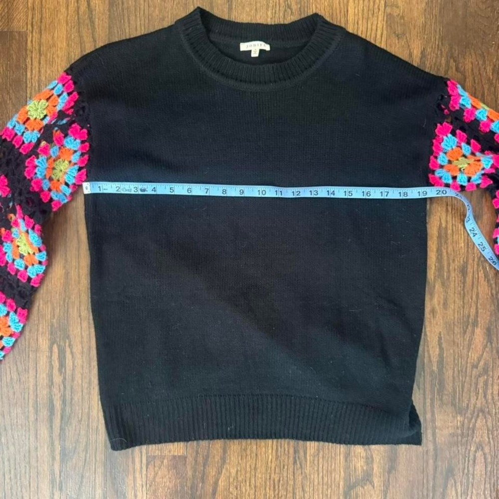 Black Sweater With Granny Squares Crocheted Sleeves Size Small Boho CottageCore - Picture 5 of 7